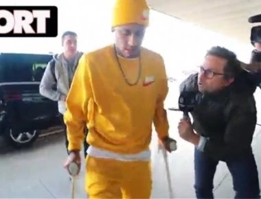 Τα «γαλλικά» του Νεϊμάρ σε δημοσιογράφο: «Μην μου ζαλίζεις τα αρχ...» (βίντεο)